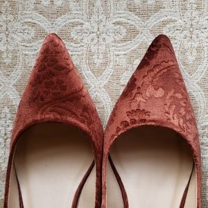 Penny loves Kenny bronze copper velvet brocade kitten heel pumps